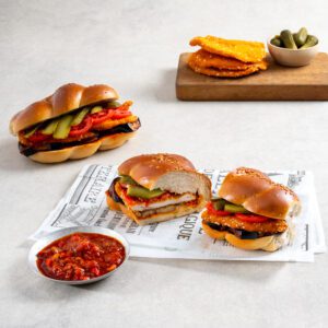 כריך חלית עם שניצל