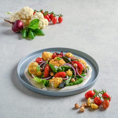 סלט כרובית ועגבניות צלויות סלט כרובית ועגבניות צלויות